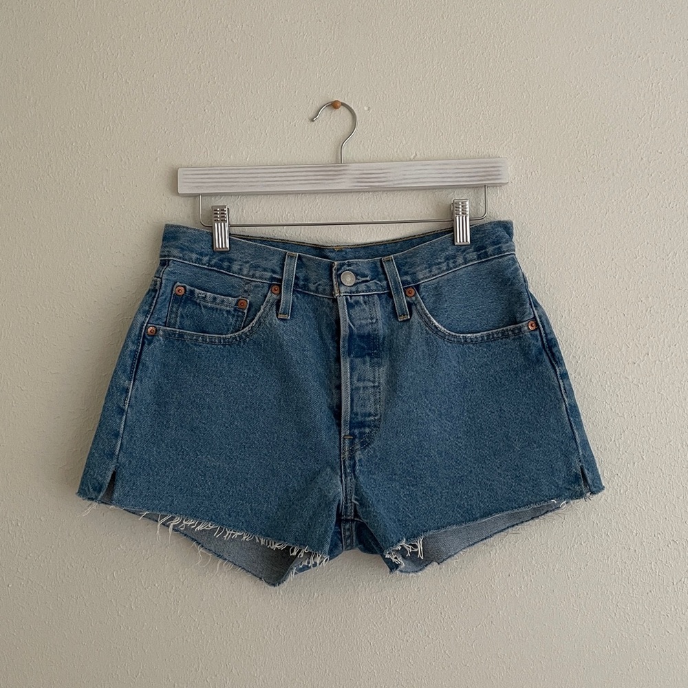 Levi’s 501 Jean Shorts Blue Washed Look Button Fly Red Tab 501’s Size 28